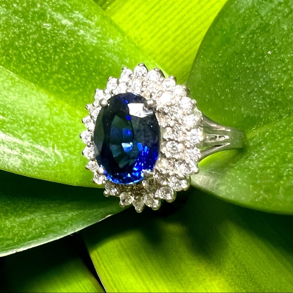 GORGEOUS 3.3 Ct NAVY BLUE SAPPHIRE & CZ 925 STERLING SILVER WOMEN COCKTAIL RING - Picture 7 of 16
